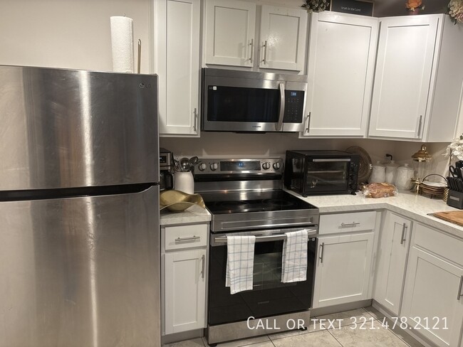 567 Poplar St SE in Palm Bay, FL - Building Photo - Building Photo