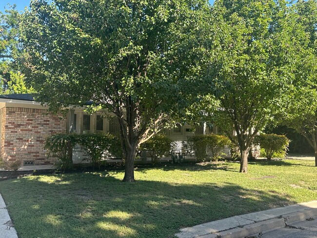 919 N 11th St in Temple, TX - Building Photo - Building Photo