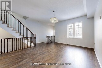 35 Bell Estate Rd in Toronto, ON - Building Photo - Building Photo