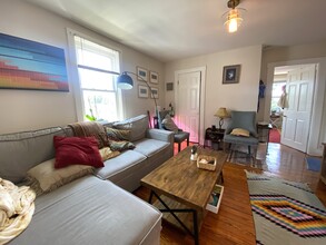 11 Prescott St, Unit 3 in Somerville, MA - Building Photo - Building Photo