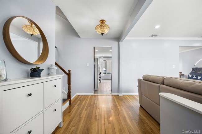 2 York Ave in Bethpage, NY - Building Photo - Building Photo