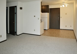 Forest Glen Apartments in Two Rivers, WI - Foto de edificio - Building Photo