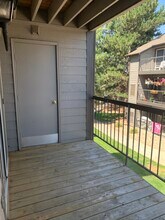 2575 S Syracuse Way, Unit D207 in Denver, CO - Foto de edificio - Building Photo