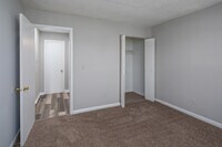 Dupont Avenue Apartments photo'