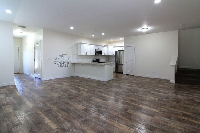 1041 S Cedar Pl in Kennewick, WA - Building Photo - Building Photo