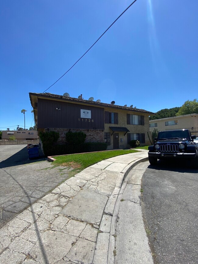 11726 Lemay St Rentals in North Hollywood, CA