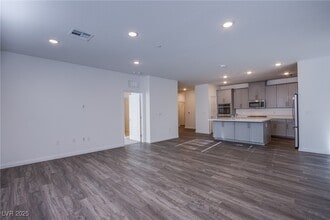 2555 Hampton Rd in Henderson, NV - Building Photo - Building Photo