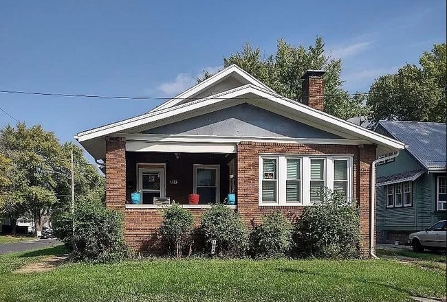 property at 1023 W Columbia Ter