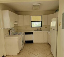 814 Finley Ct in Hollywood, FL - Building Photo - Building Photo