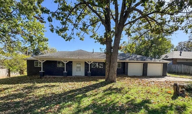 804 Washington St in Strafford, MO - Building Photo - Building Photo