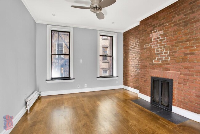 53 Leroy St, Unit 5D in New York, NY - Building Photo - Building Photo