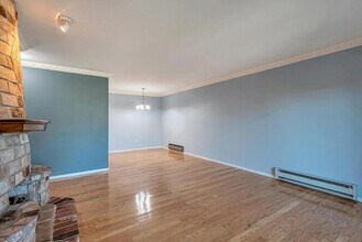 920 Mission Rd in South San Francisco, CA - Building Photo - Building Photo