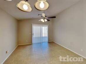 12008 W Rosewood Dr in El Mirage, AZ - Building Photo - Building Photo