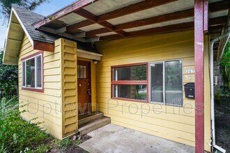 3671 SE Tenino St in Portland, OR - Building Photo - Building Photo