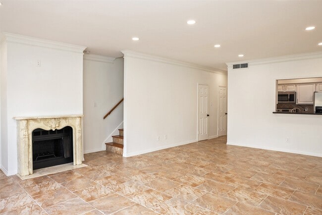 property at 290 Wilcrest Dr