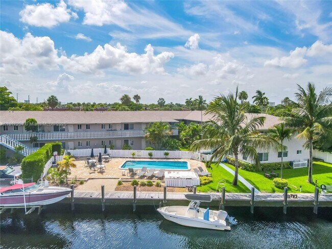 199 E McNab Rd in Pompano Beach, FL - Building Photo - Building Photo