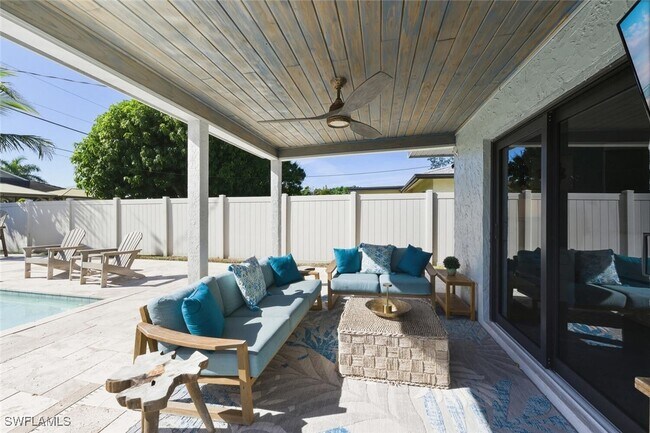 property at 530-108 108th Ave N