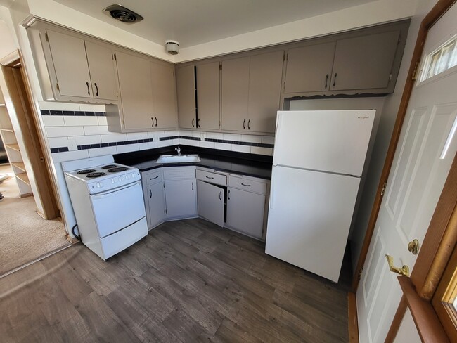 6810 W Morgan Ave in Milwaukee, WI - Building Photo - Building Photo