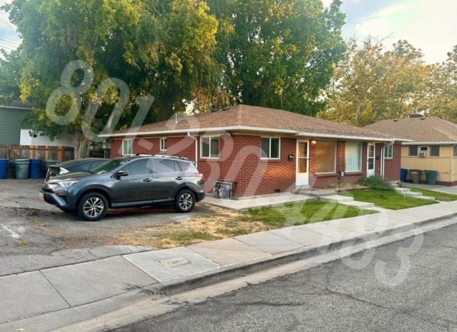 property at 858 Yale Ave S