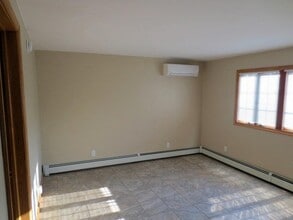 154 Granada Pky in Babylon, NY - Building Photo - Building Photo