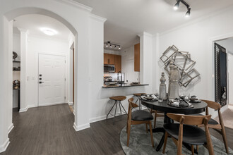 Parkview Terraces in Austin, TX - Building Photo - Building Photo
