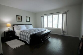 5404 Quakertown Ave, Unit 1 in Woodland Hills, CA - Building Photo - Building Photo