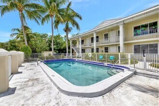 4525 NE 21st Ave in Fort Lauderdale, FL - Building Photo - Building Photo