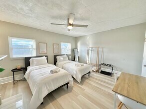 324 Ella St in Pittsburgh, PA - Building Photo - Building Photo