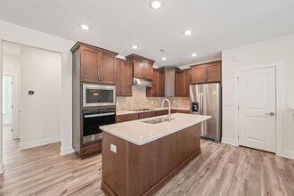 11549 Helmond Way in Raleigh, NC - Foto de edificio - Building Photo