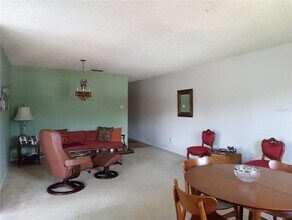 330 Brandywine Dr in Largo, FL - Building Photo - Building Photo