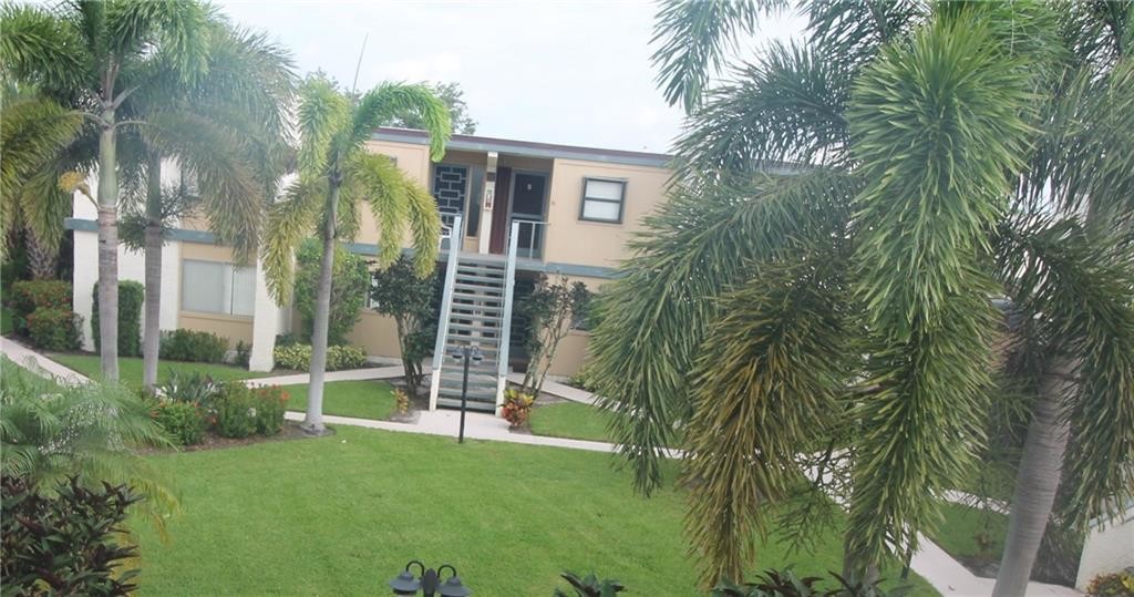 1550 NE 13th Terrace-Unit -B-12 in Jensen Beach, FL - Building Photo