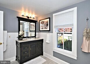 143 N State St in Newtown, PA - Building Photo - Building Photo