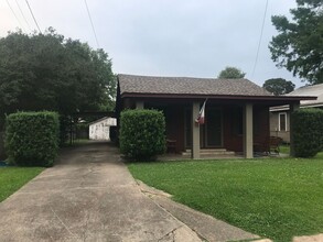 202 St Michael St in Lafayette, LA - Foto de edificio - Building Photo
