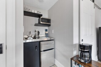 12 Derne St in Boston, MA - Building Photo - Building Photo