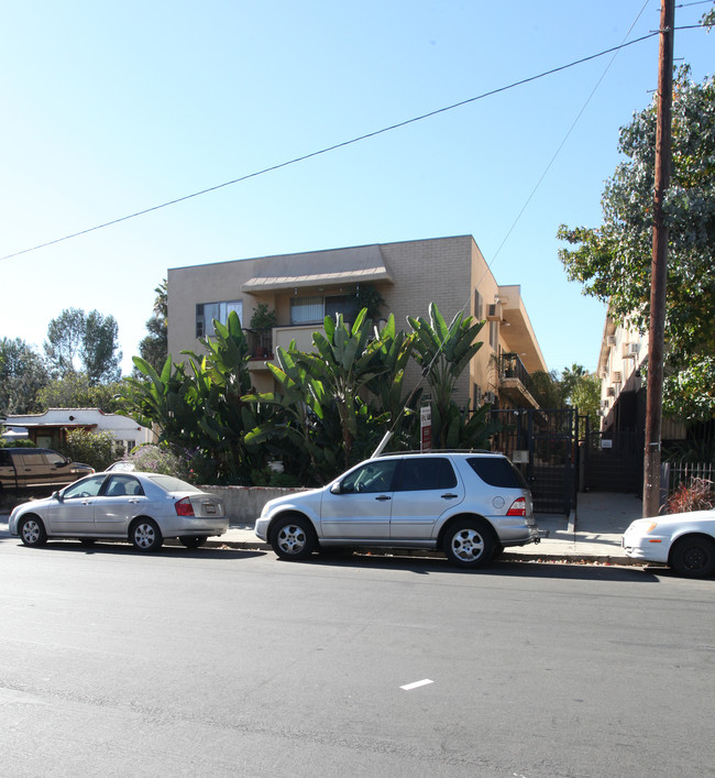 1345 N Orange Dr in Los Angeles, CA - Foto de edificio - Building Photo