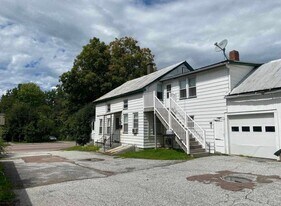 257 S Main St, Unit 257 South Main Street, Unit 1 in St. Albans, VT - Building Photo