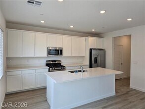 530 Preston Crst St in Henderson, NV - Building Photo - Building Photo