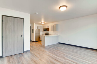 Stony Ridge Studios in Bemidji, MN - Foto de edificio - Building Photo