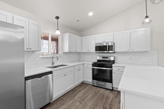 1956 W Cadmus Rd in Adrian, MI - Building Photo - Building Photo