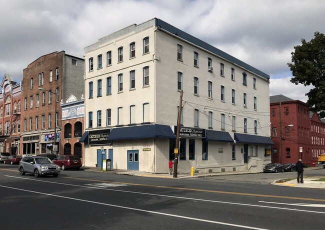 333-335 W Hamilton St