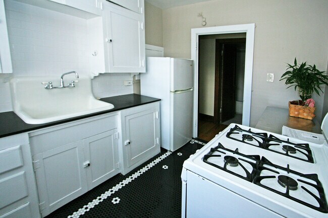 Elmhurst Apartments in Denver, CO - Building Photo - Building Photo