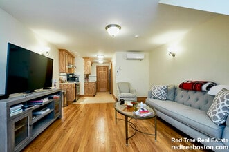 14 S Russell St in Boston, MA - Building Photo - Building Photo