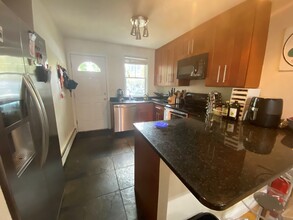 1430 Tremont St, Unit b4 in Boston, MA - Foto de edificio - Building Photo