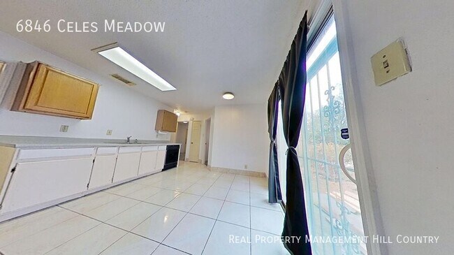 6846 Celes Meadow Dr in Converse, TX - Building Photo - Building Photo