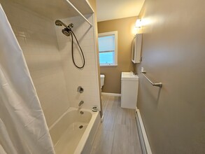 86 Cross St, Unit 1 in Somerville, MA - Building Photo - Building Photo