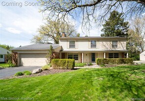 30830 Lincolnshire E in Beverly Hills, MI - Building Photo