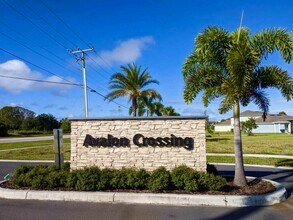 604 Lychee Ln in Fort Pierce, FL - Foto de edificio - Building Photo