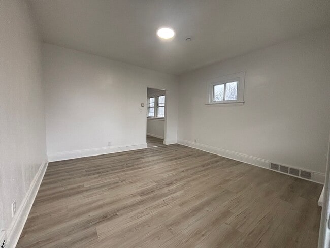 3593 E 74th St in Cleveland, OH - Building Photo - Building Photo