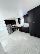 626 W 17th St in Hialeah, FL - Building Photo