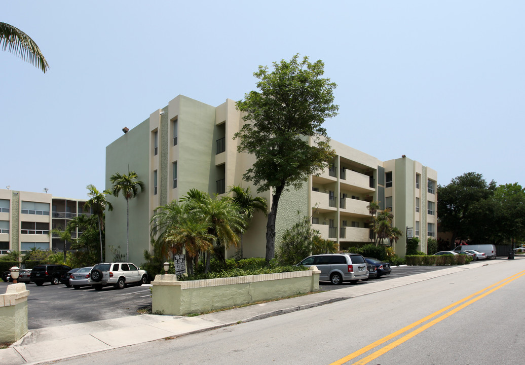 Las Olas Regency in Fort Lauderdale, FL - Building Photo